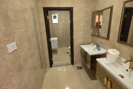 للايجار دور ارضي السلام 