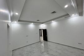 للإيجار – دور أرضي فاخر وواسع (500م²) - موقع مميز 