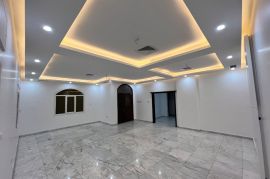 للإيجار – دور أرضي فاخر وواسع (500م²) - موقع مميز 