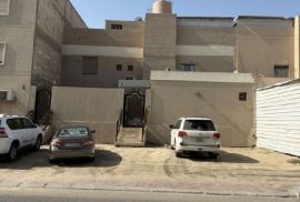 للبيع بيت في الظهر قطعة 4