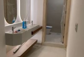 للايجار في المنصورية دور اول تشطيب جديد اول ساكن