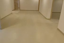 للايجار في المنصورية دور اول تشطيب جديد اول ساكن