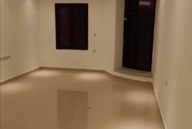 للإيجار في أبو فطيرة شقة تشطيب سوبر ديلوكس 