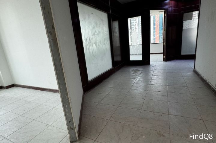 For rent office 190 m - 4 licenes in sharq-