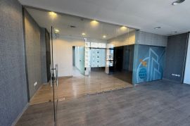 Office for rent in the East, 3 licenses