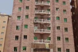 للبيع عماره في حولي ق 12 مساحة 1110 م