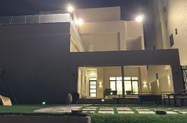 للبيع شالية بالمرحلة الرابعه دورين وربع 