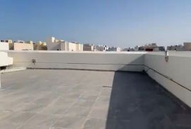 للايجار في المسايل شقة  دوبلكس مع روف كبير