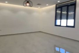 للايجار في المسايل شقة  دوبلكس مع روف كبير