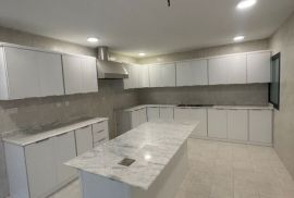 للايجار دور ارضي في جنوب عبدالله مبارك السعر لقطه